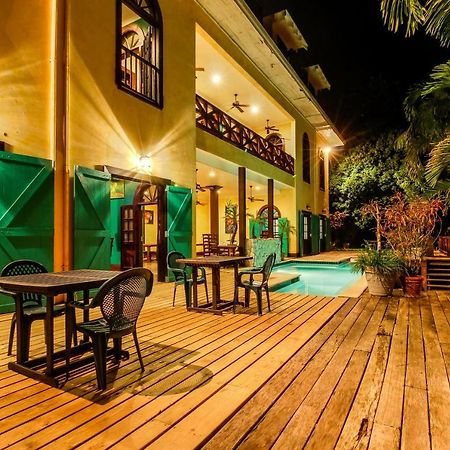 Mahogany Hall San Ignacio Luaran gambar