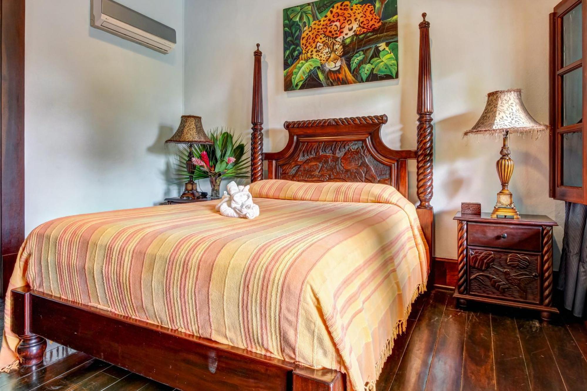 Mahogany Hall San Ignacio Luaran gambar