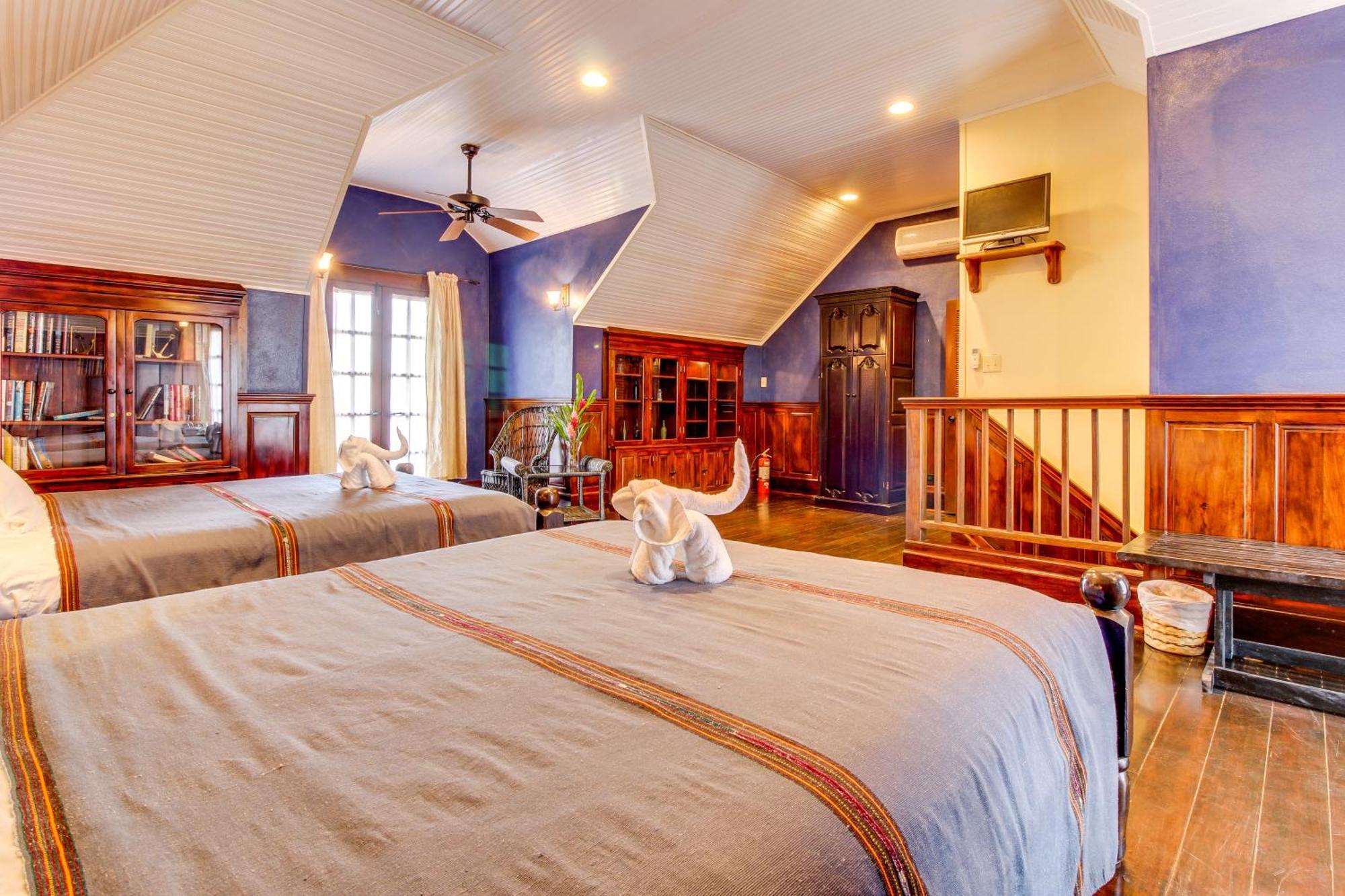 Mahogany Hall San Ignacio Luaran gambar