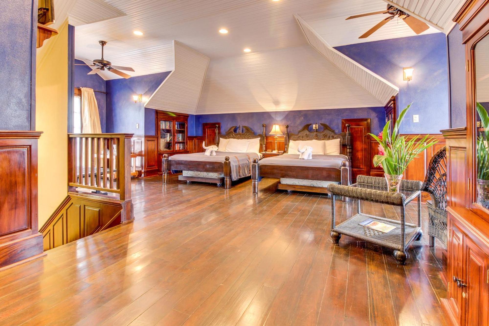 Mahogany Hall San Ignacio Luaran gambar